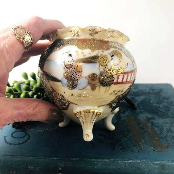 Vtg Japanese Bowl Translucent Gilded Moriage Porcelain Ruffled 3 and a half inch - Picture 4 of 9
